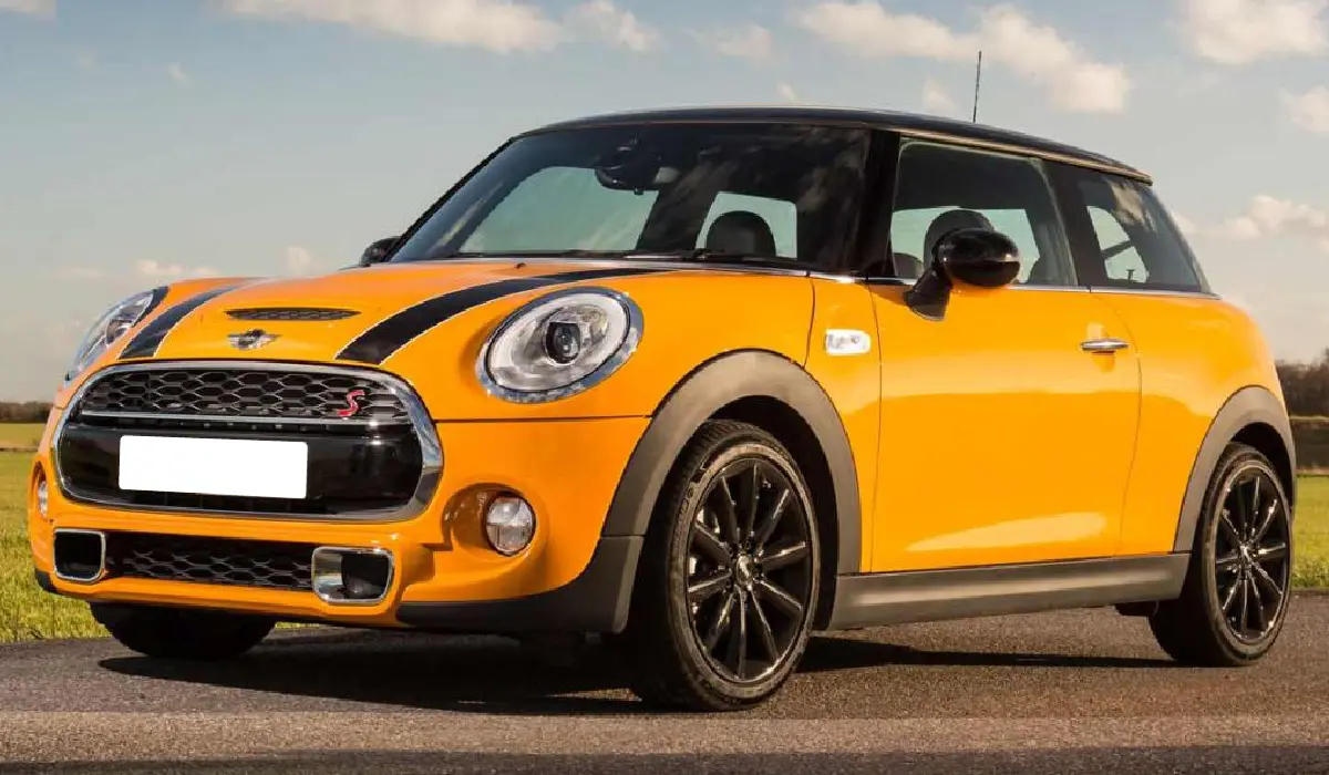MINI - Cooper S 3D - Hatchback Car Rentals - Preowned Hatchback Car - Exclusive Concierge Club.webp